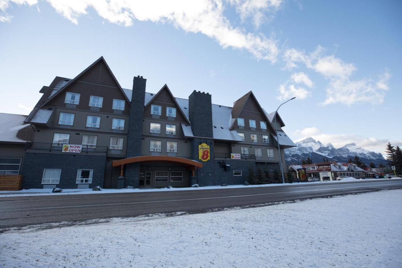 Super 8 By Wyndham Canmore Kültér fotó